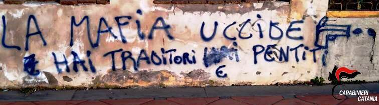 San Pietro Clarenza, tre minorenni "ignoranti" imbrattano muri con scritte “pro mafia”: denunciati