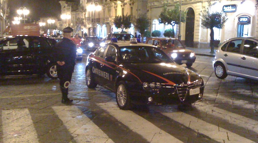 Giarre e Zafferana Etnea: contrasto all’illegalità diffusa. Scoperto un arrestato domiciliare che nascondeva la droga in casa.