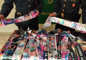 Acireale, concerto Alessandra Amoroso: denunciati 11 venditori di gadget contraffatti