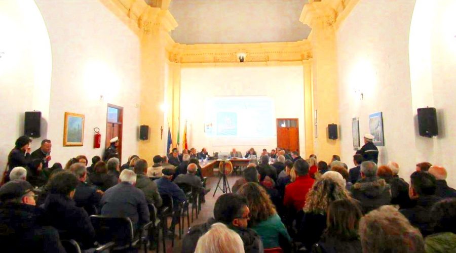 Francavilla di Sicilia ed il caso scuola: un “terrificante” Consiglio Comunale