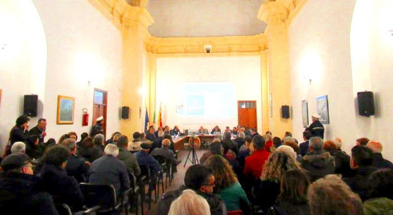 Francavilla di Sicilia ed il caso scuola: un “terrificante” Consiglio Comunale