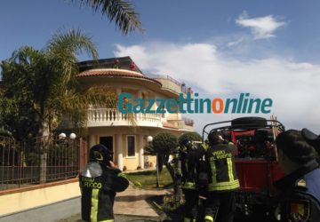 Mascali, a fuoco la mansarda di una abitazione: intervento dei Vigili del fuoco