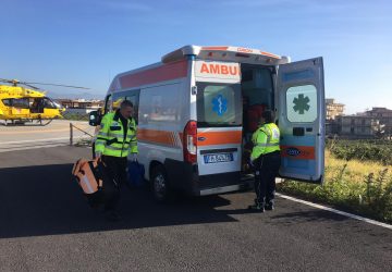 Giarre, uomo precipita dal terzo piano e muore. Fatali i traumi riportati