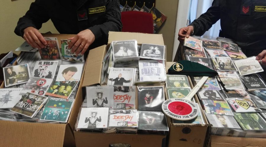 Sequestrati a Caltagirone, Misterbianco e Acireale 62mila prodotti illegali