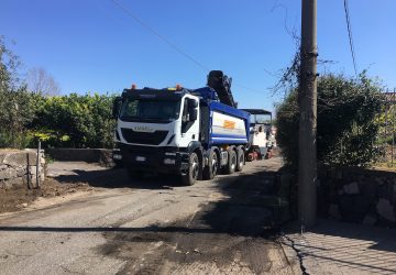 Giarre, iniziati ieri i lavori di bitumazione parziale di via Ungaretti. A breve quelli del mercato ortofrutticolo