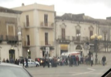 Giarre, incidente in via Callipoli, auto-scooter. Un ferito