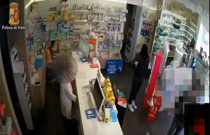 Catania, arrestato rapinatore di farmacie