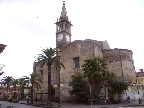 Calatabiano, ignobile furto di denaro nelle cassette delle offerte in chiesa