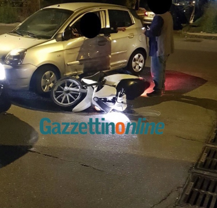 Giarre, incidente in via Trieste: collisione tra auto e scooter. Un ferito