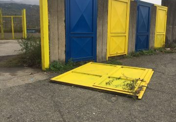 Giarre, il Comune per mesi non ripara il cancello: intervengono i ladri