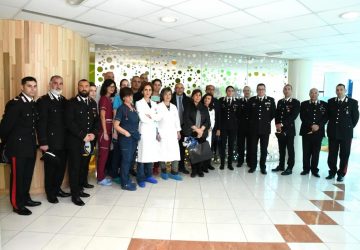 Auguri e uova pasquali in dono dall’Arma dei Carabinieri ai piccoli pazienti del Policlinico di Catania