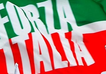 Europee, Forza Italia ufficializza la lista: La Via resta a casa. Pogliese e Catanoso lasciano il partito