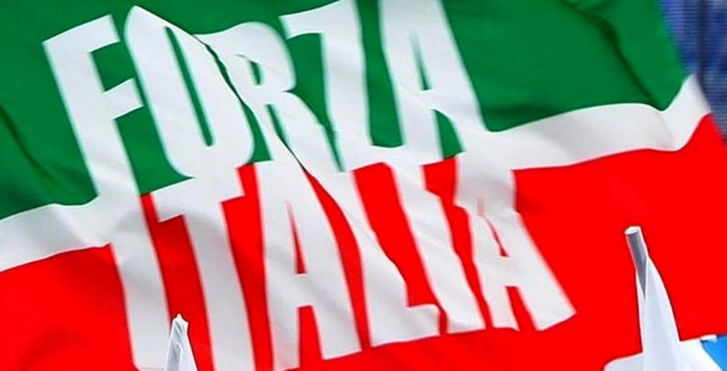 Europee, Forza Italia ufficializza la lista: La Via resta a casa. Pogliese e Catanoso lasciano il partito