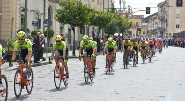 Giarre accoglie in festa il Giro di Sicilia FOTO