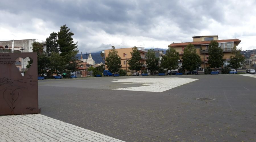 Fiumefreddo piazza del bacio