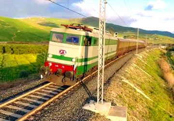 Una Valle dell'Alcantara tutta da "gustare" viaggiando sui treni storici