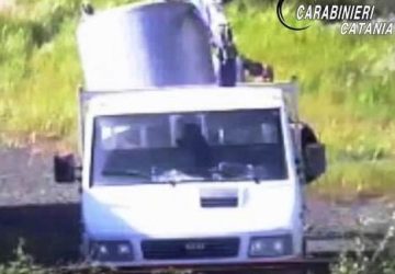 Belpasso, fermati mentre razziano deposito di una ditta edile