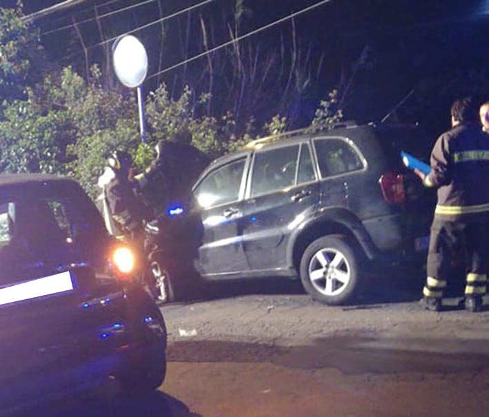 Santa Venerina, frontale in via Stabilimenti: tre feriti