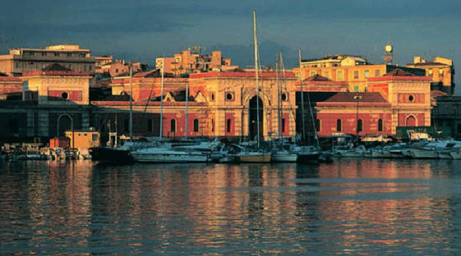 Porto di Catania: sequestrate 9 stecche di tabacchi lavorati a un marittimo siciliano