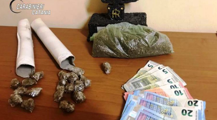 Nascondeva le dosi da piazzare nei rotoloni di carta: pusher in manette a San Cristoforo