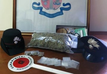 Giarre, operazione Scuole Sicure, studente giarrese a casa con 400 grammi di marijuana