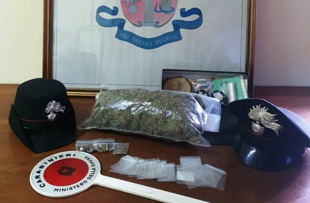 Giarre, operazione Scuole Sicure, studente giarrese a casa con 400 grammi di marijuana