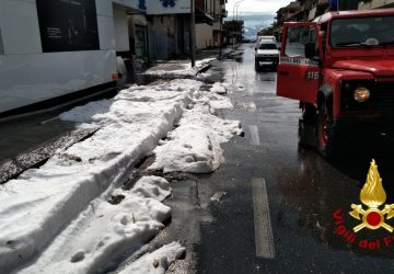 Emergenza maltempo, allagamenti a Catania e provincia e grandinata a Biancavilla. Interventi dei Vigili del fuoco