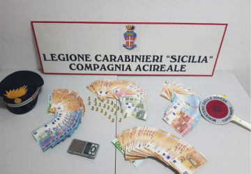 Aci Catena, disoccupato trovato con in possesso di munizioni e denaro. Denunciato