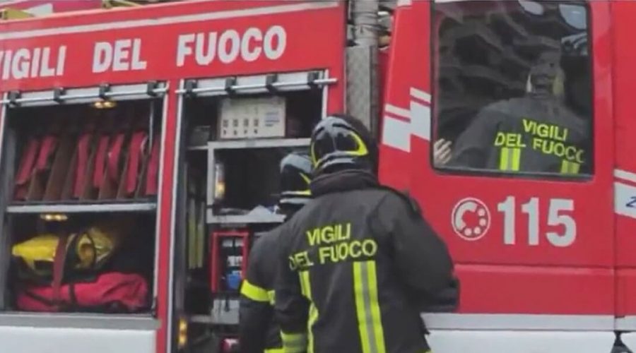 Milo, a fuoco Alfa Romeo Giulietta. Intervento dei Vvff