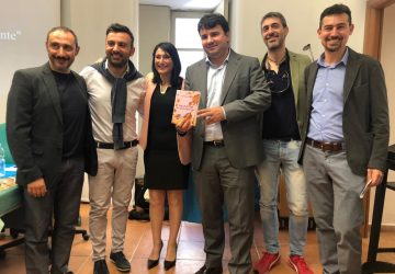 Catania, "Maggio dei libri": bagno di folla per Clemente Cipresso per "Frantumi di calma apparente"