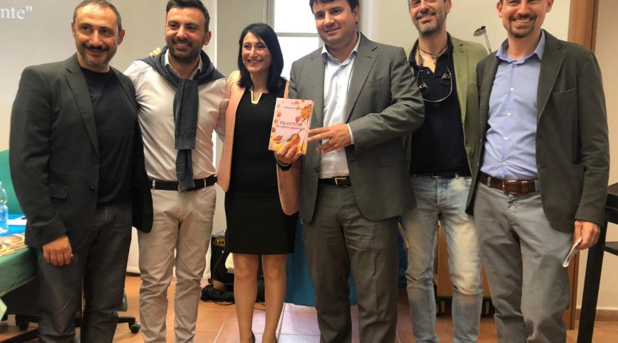 Catania, “Maggio dei libri”: bagno di folla per Clemente Cipresso per “Frantumi di calma apparente”