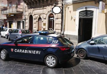Camporotondo Etneo, picchia la moglie davanti al figlio di 4 anni: arrestato
