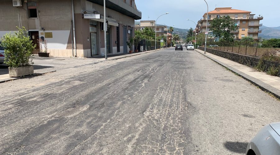 Giarre, al via la bitumazione di un tratto di corso Messina