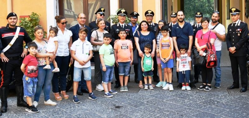 Catania, i bambini del reparto di Emato-Oncologia Pediatrica del Policlinico in visita dai carabinieri