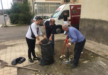 Giarre, quartiere Satellite nel totale degrado. I residenti: "Costretti a pulire da soli strade e aree a verde"  VIDEO