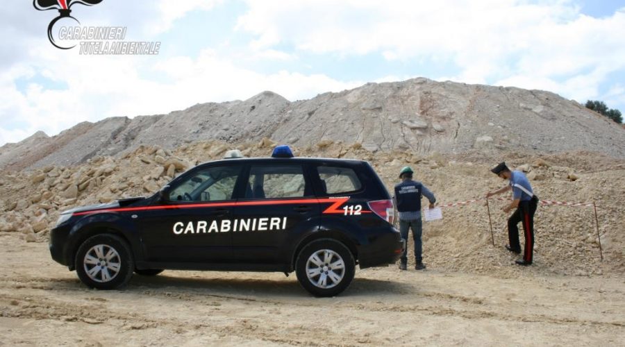 Carabinieri NOE Catania sequestrano maxi discarica di inerti