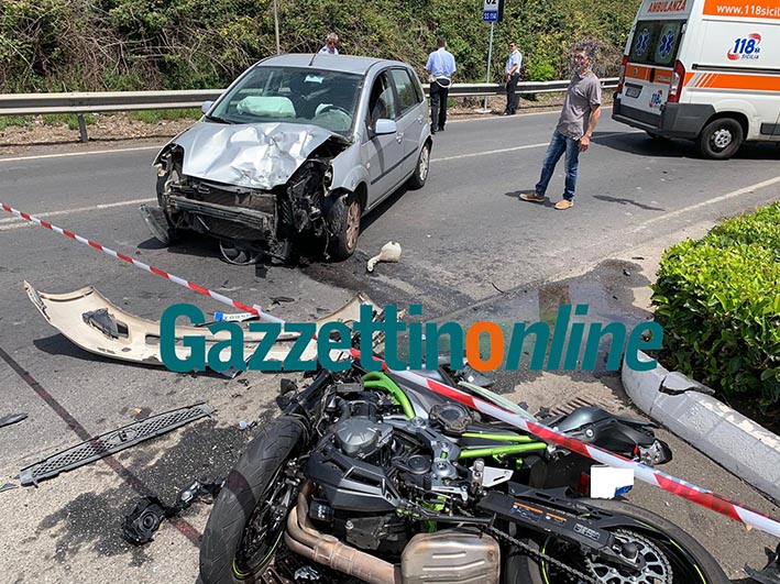 Mascali, terribile scontro auto-moto sulla Ss 114: tre feriti VIDEO