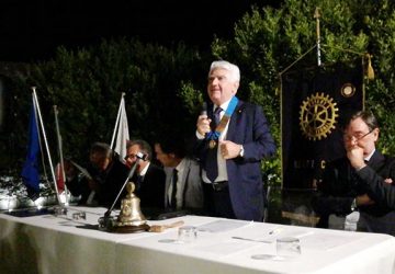 Giarre, ieri il tradizionale passaggio della campana al Rotary di Giarre riviera jonico-etnea