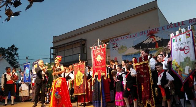 Giarre, la “Sagra delle ciliege e delle rose” riporta Macchia agli antichi splendori