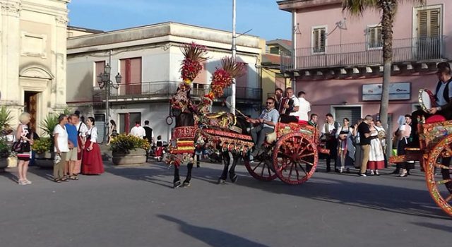 Giarre, la “Sagra delle ciliege e delle rose” riporta Macchia agli antichi splendori