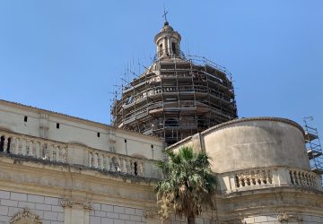 Giarre, cantieri Duomo quasi completo il ponteggio sulla cupola
