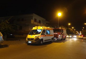 Riposto, donna si chiude in casa e non apre ai parenti. Intervengono i vigili del fuoco