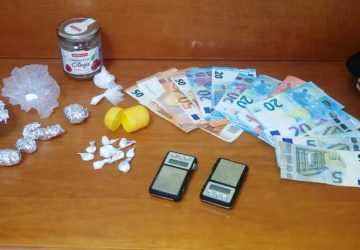 Ramacca,  &ldquo;coca&rdquo;, &ldquo;erba&rdquo; e denaro occultati nell&rsquo;auto e nella sua casa