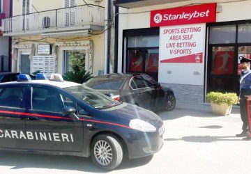 Raddusa, scommesse illegali: denunciato il titolare di un Internet Point