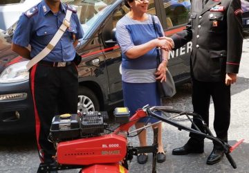 Catania, carabinieri donano motozappa all’associazione “Madonna della Tenda” di Acireale