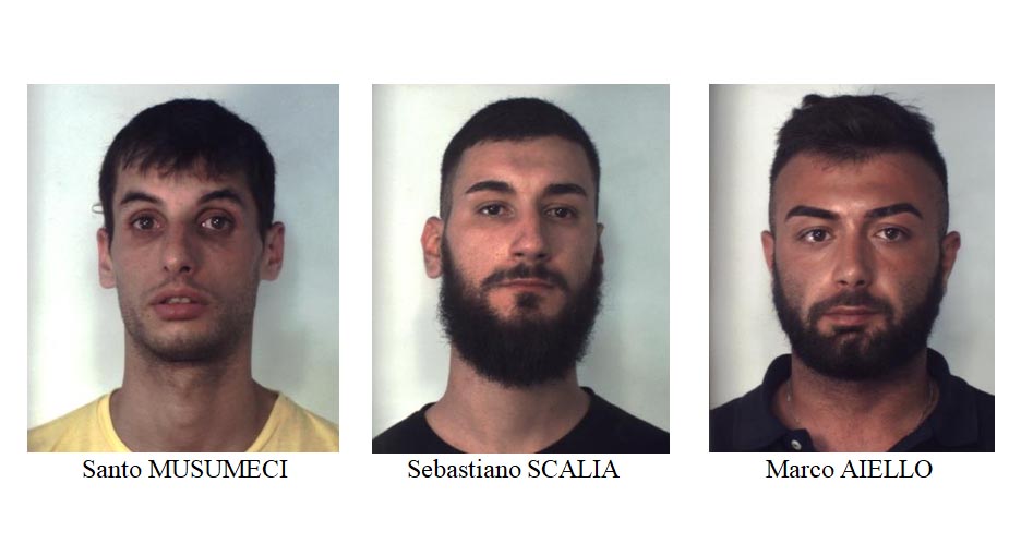 Catania, beccati con crack e cocaina: arrestati in tre