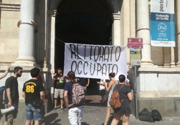 Catania, dopo lo scandalo "Universit&agrave; Bandita" studenti occupano il Rettorato