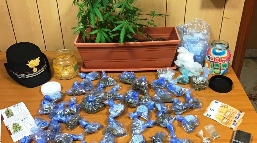 Aci Sant’Antonio, forniva ogni “comfort” ai clienti: arrestato un parrucchiere (abusivo) e spacciatore