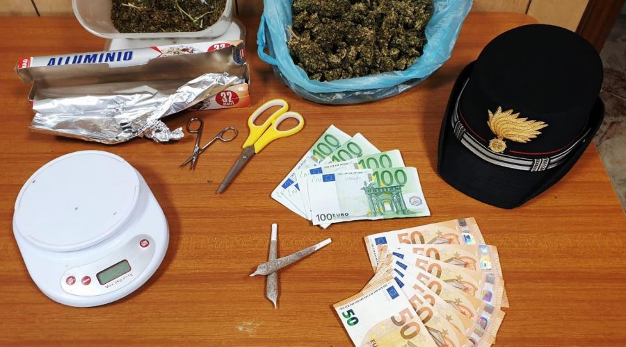 Aci Sant’Antonio, arrestato meccanico che teneva la droga “al fresco”