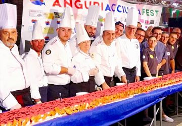 A Belpasso un dolce da Guinness: la torta gigante all'anguria di "Ristoworld Italy"